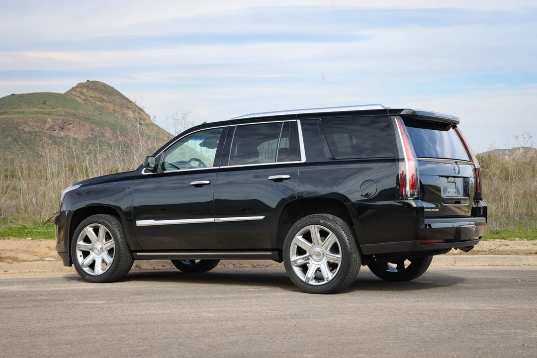 2015 Cadillac Escalade 4th Gen - Image 8 of 31