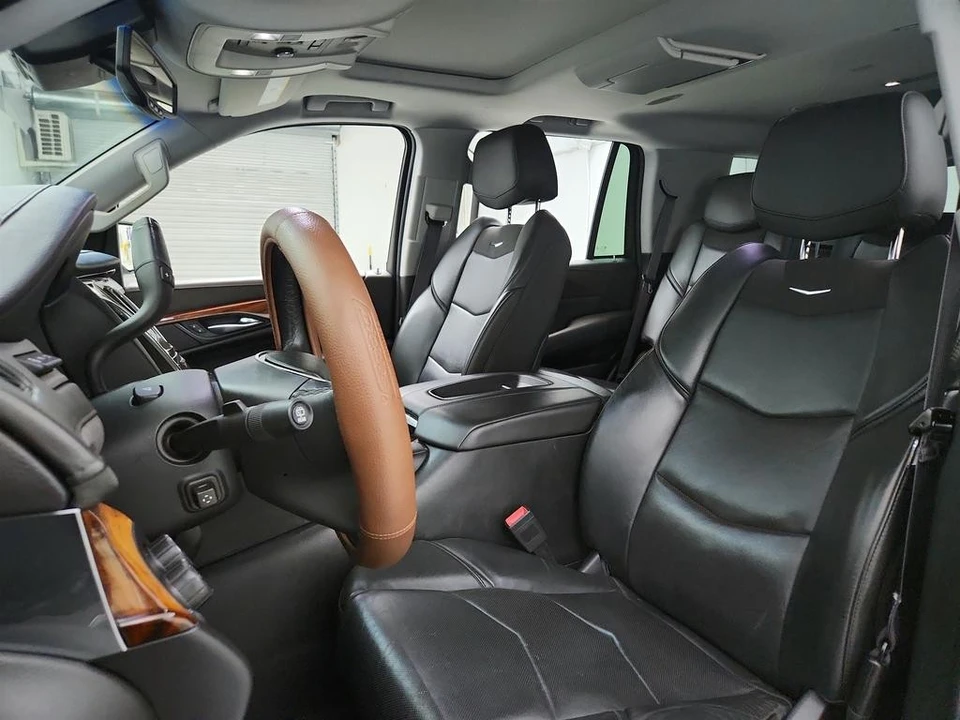 2015 Cadillac Escalade 4th Gen - Image 14 of 21