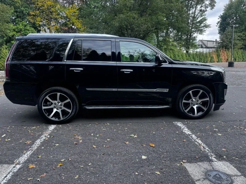 2015 Cadillac Escalade 4th Gen - Image 8 of 12