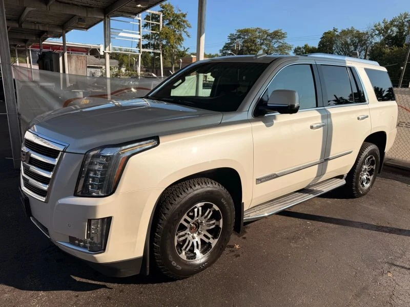 2015 Cadillac Escalade 4th Gen - Image 8 of 12