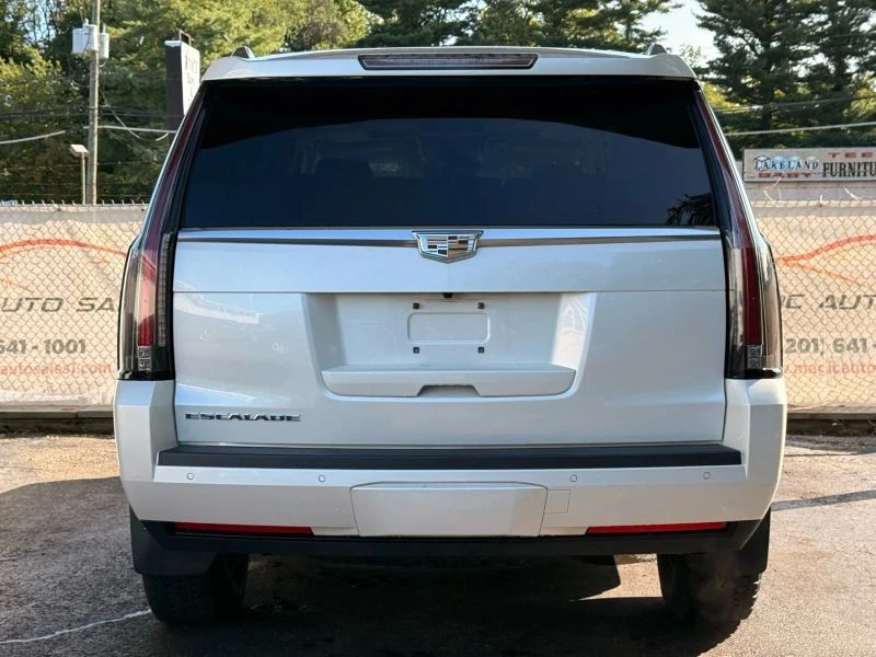 2015 Cadillac Escalade 4th Gen - Image 10 of 12
