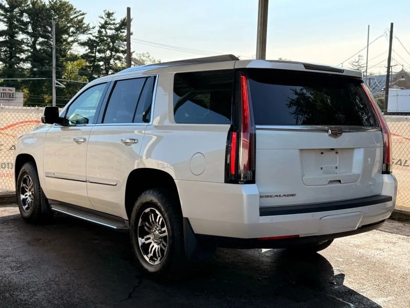 2015 Cadillac Escalade 4th Gen - Image 9 of 12