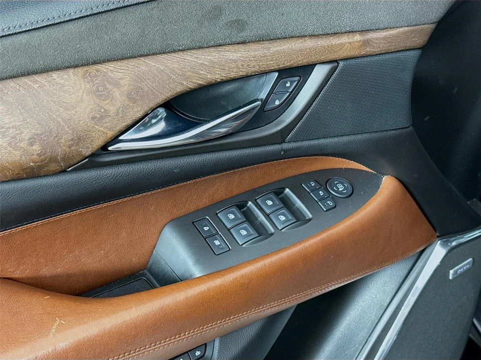 2015 Cadillac Escalade 4th Gen - Image 10 of 14