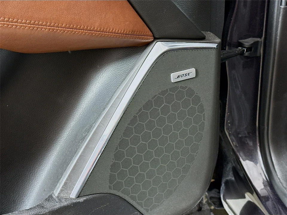 2015 Cadillac Escalade 4th Gen - Image 11 of 14