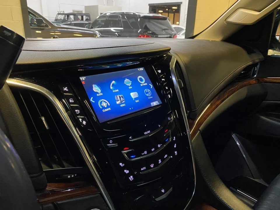 2015 Cadillac Escalade 4th Gen - Image 21 of 21