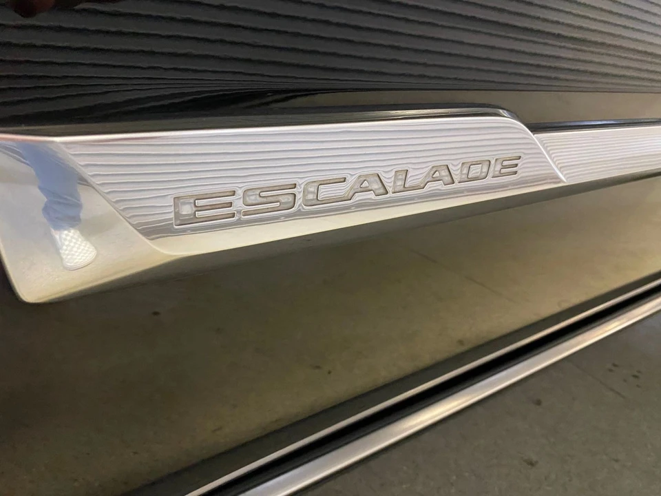 2015 Cadillac Escalade 4th Gen - Image 13 of 21