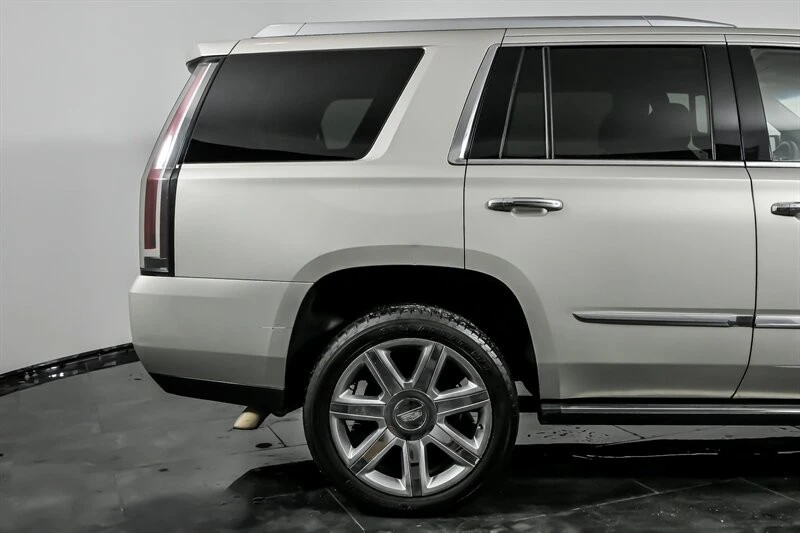 2015 Cadillac Escalade 4th Gen - Image 11 of 21