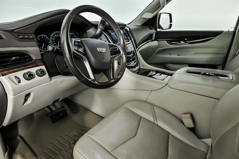 2015 Cadillac Escalade 4th Gen - Image 18 of 21