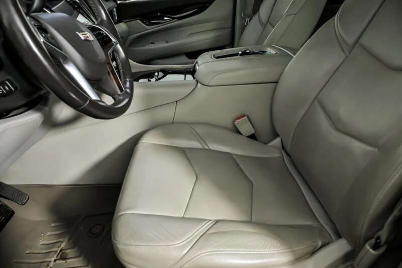 2015 Cadillac Escalade 4th Gen - Image 19 of 21