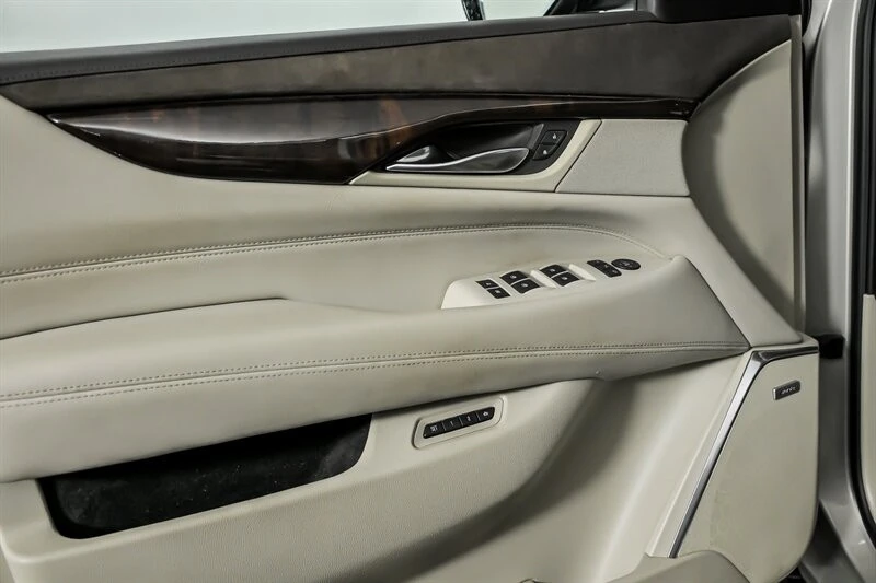 2015 Cadillac Escalade 4th Gen - Image 15 of 21