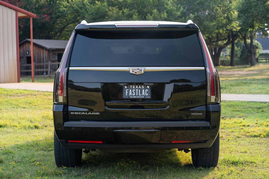 2015 Cadillac Escalade 4th Gen - Image 9 of 31
