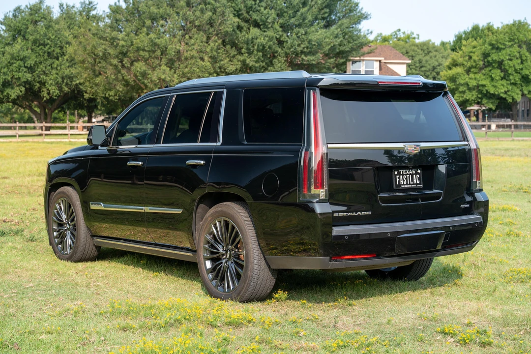 2015 Cadillac Escalade 4th Gen - Image 8 of 31