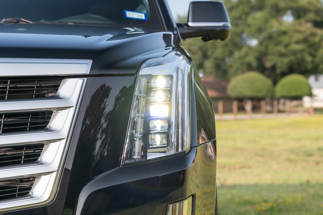 2015 Cadillac Escalade 4th Gen - Image 28 of 31