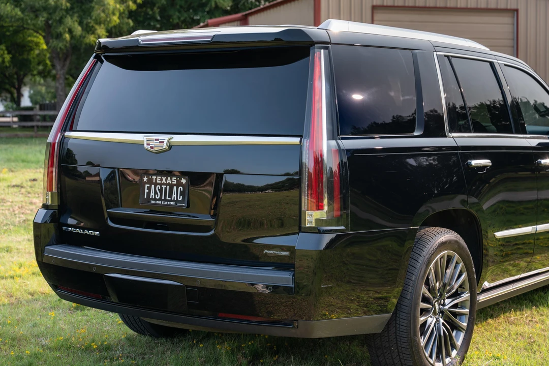 2015 Cadillac Escalade 4th Gen - Image 19 of 31