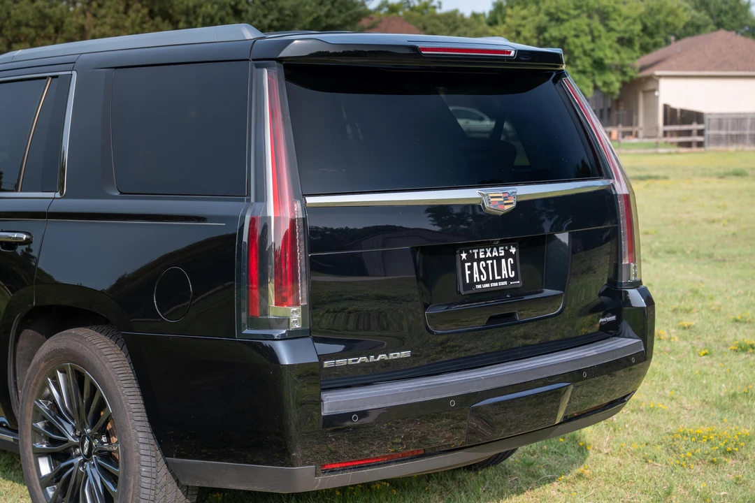 2015 Cadillac Escalade 4th Gen - Image 16 of 31