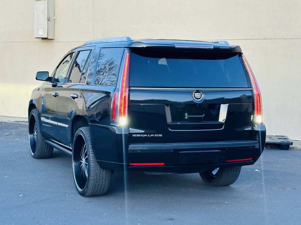 2015 Cadillac Escalade 4th Gen - Image 8 of 21