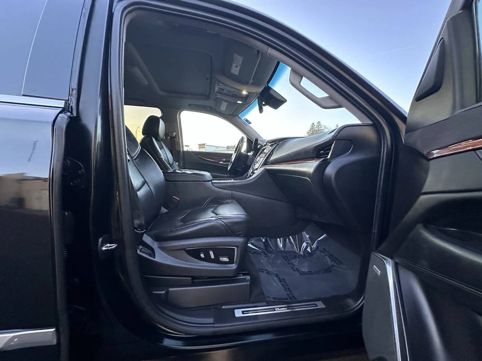 2015 Cadillac Escalade 4th Gen - Image 17 of 21