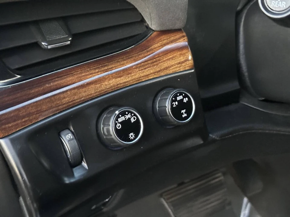 2015 Cadillac Escalade 4th Gen - Image 14 of 21