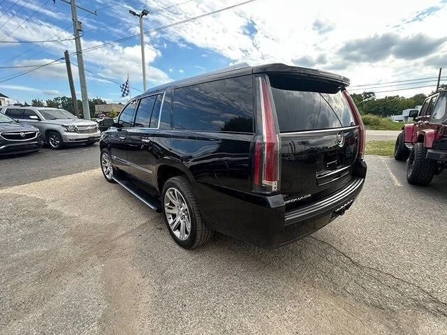 2015 Cadillac Escalade 4th Gen - Image 8 of 12