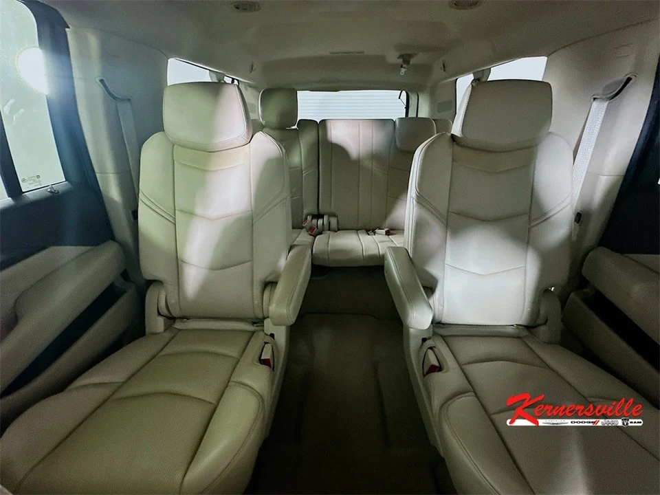 2015 Cadillac Escalade 4th Gen - Image 13 of 21