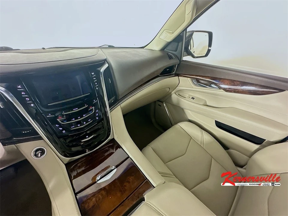 2015 Cadillac Escalade 4th Gen - Image 11 of 21