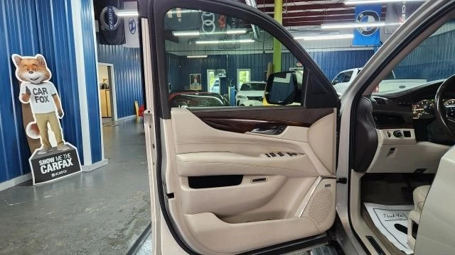 2015 Cadillac Escalade 4th Gen - Image 6 of 12
