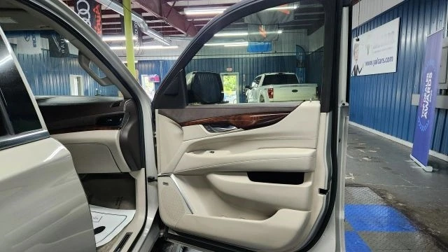 2015 Cadillac Escalade 4th Gen - Image 12 of 12