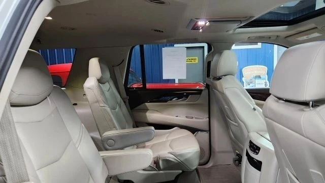 2015 Cadillac Escalade 4th Gen - Image 16 of 21
