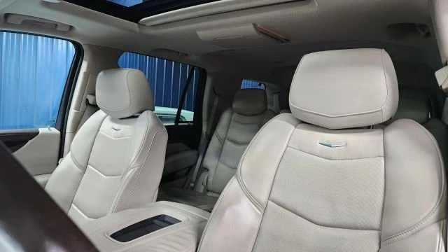 2015 Cadillac Escalade 4th Gen - Image 10 of 12