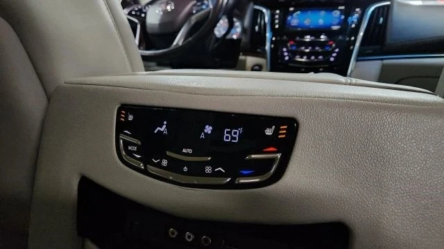 2015 Cadillac Escalade 4th Gen - Image 17 of 21