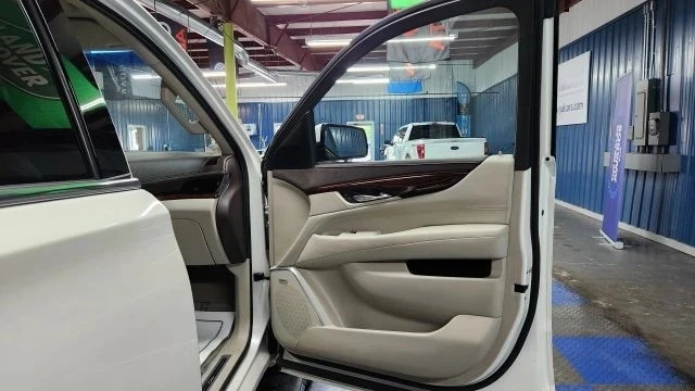 2015 Cadillac Escalade 4th Gen - Image 13 of 21