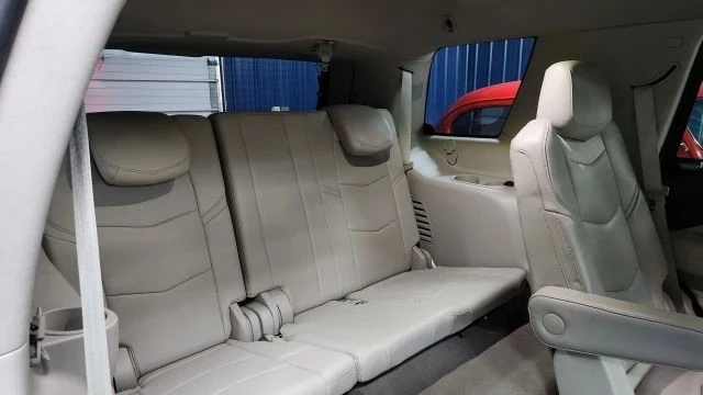 2015 Cadillac Escalade 4th Gen - Image 18 of 21