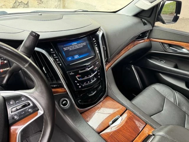 2015 Cadillac Escalade 4th Gen - Image 19 of 21