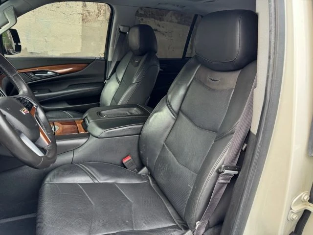 2015 Cadillac Escalade 4th Gen - Image 16 of 21