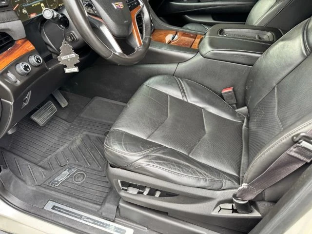 2015 Cadillac Escalade 4th Gen - Image 17 of 21