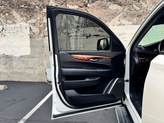 2015 Cadillac Escalade 4th Gen - Image 10 of 21