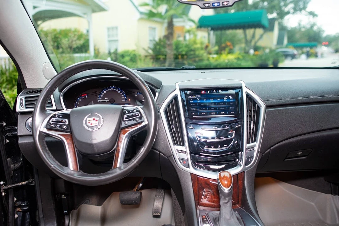 2015 Cadillac SRX - Image 17 of 21