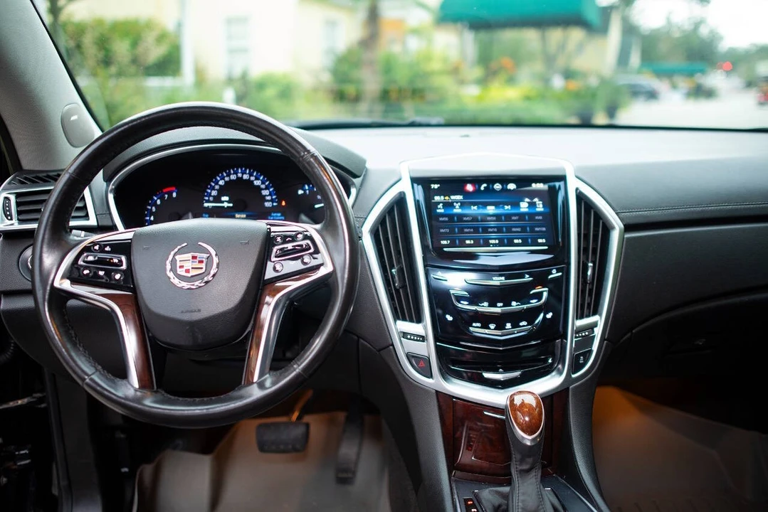 2015 Cadillac SRX - Image 16 of 21