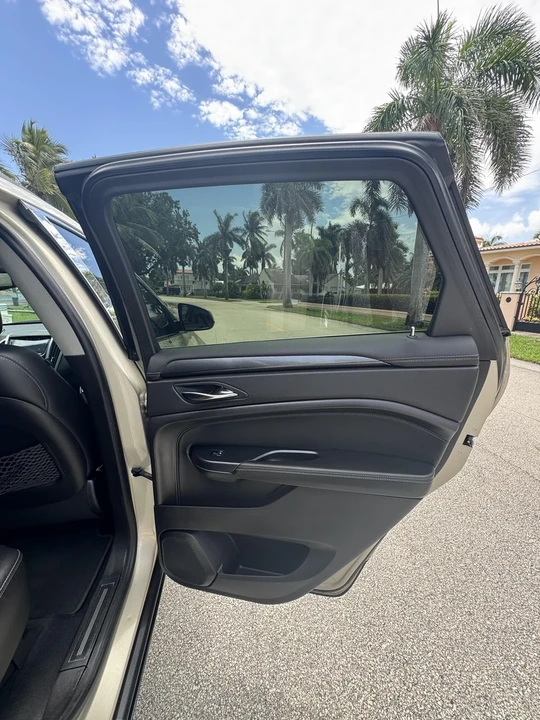 2015 Cadillac SRX - Image 16 of 21