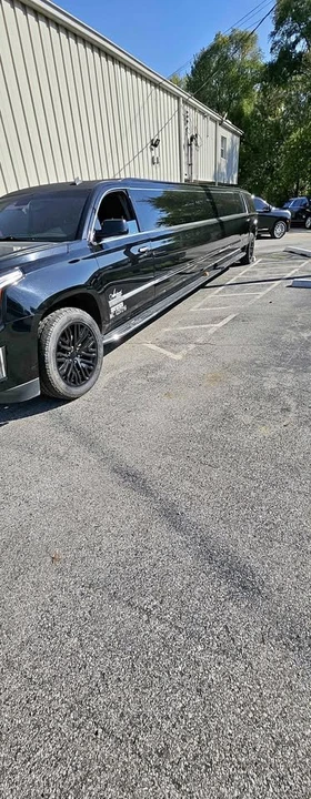 2015 Cadillac Escalade 4th Gen - Image 2 of 16