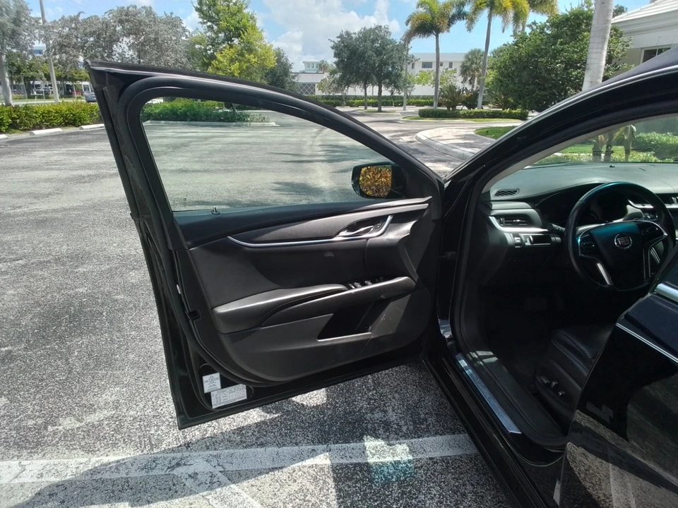 2015 Cadillac XTS - Image 10 of 27