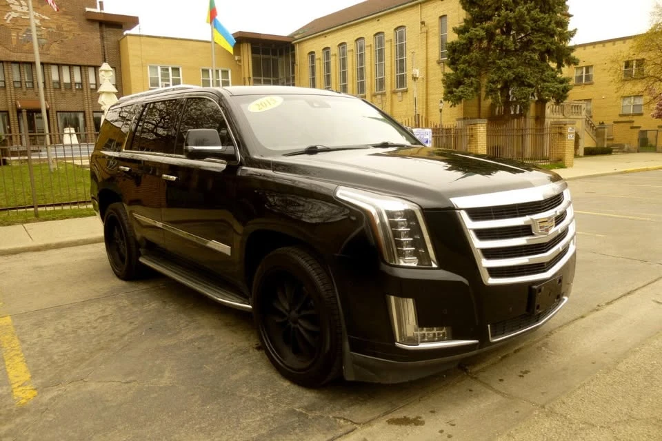 2015 Cadillac Escalade 4th Gen - Image 11 of 19