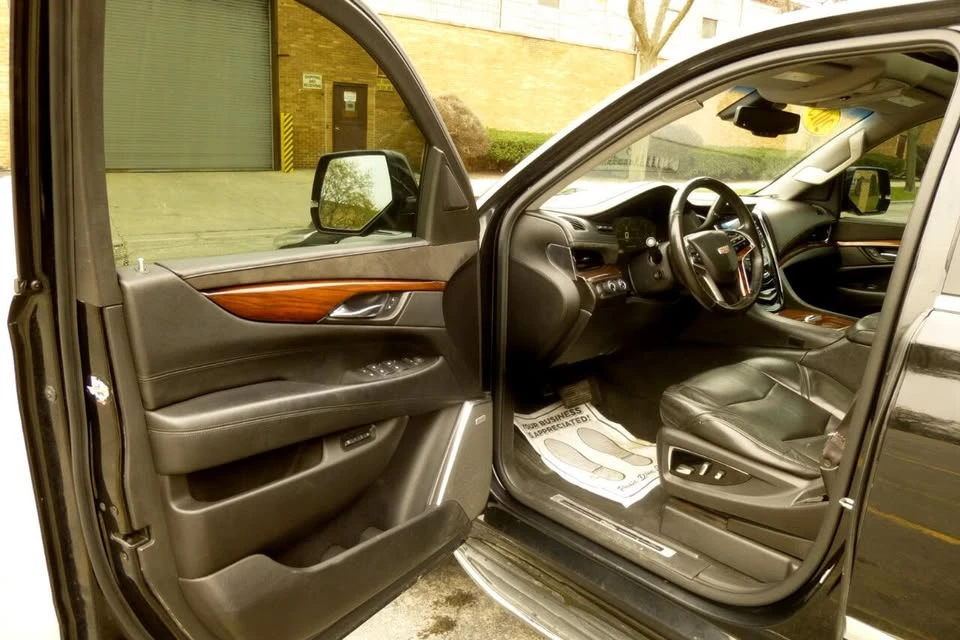 2015 Cadillac Escalade 4th Gen - Image 13 of 19