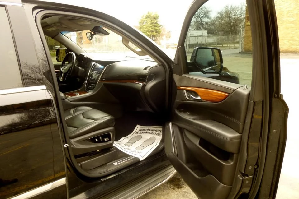 2015 Cadillac Escalade 4th Gen - Image 19 of 19