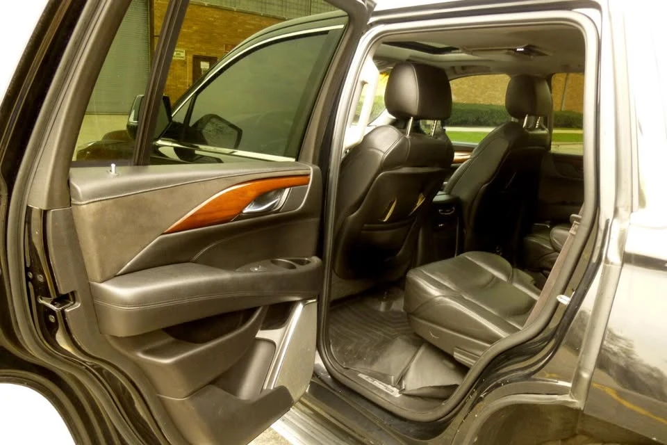 2015 Cadillac Escalade 4th Gen - Image 15 of 19