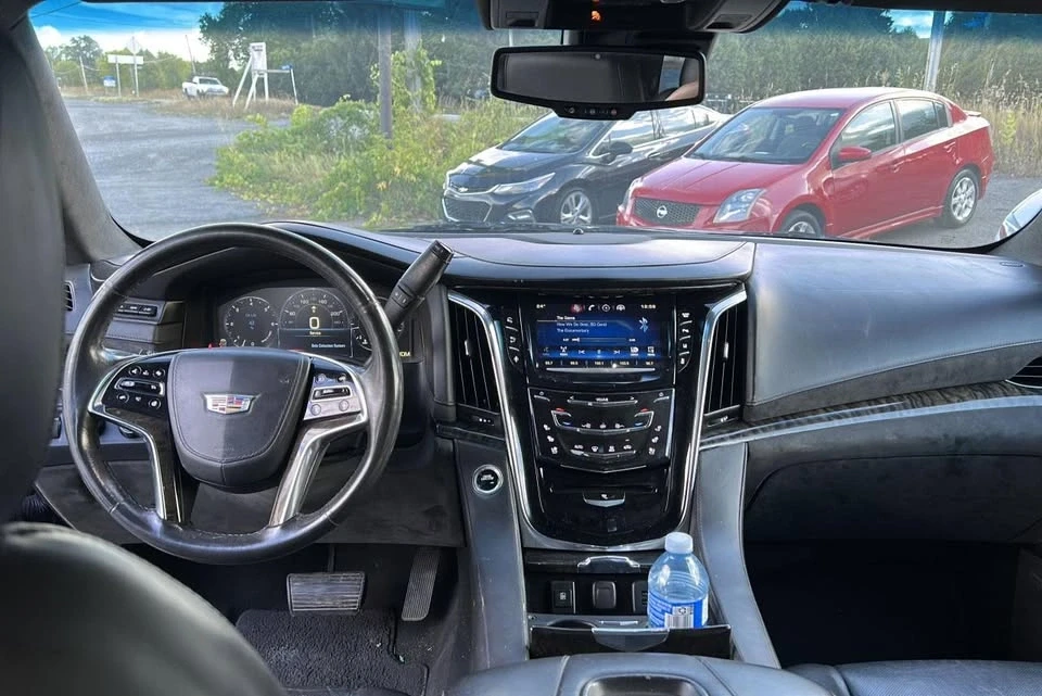 2015 Cadillac Escalade 4th Gen - Image 10 of 18