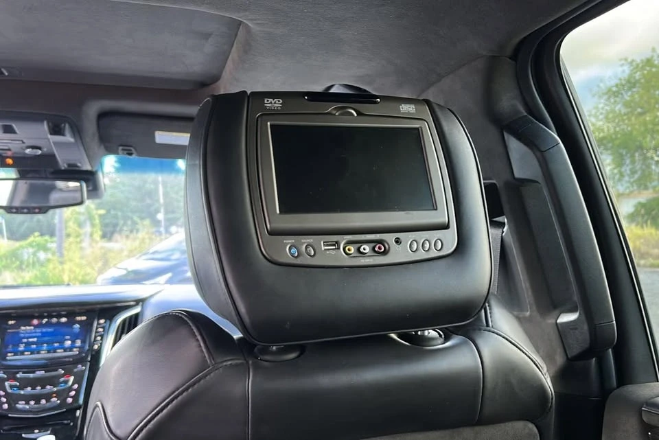 2015 Cadillac Escalade 4th Gen - Image 13 of 18