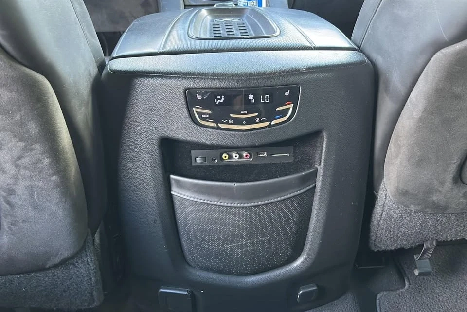 2015 Cadillac Escalade 4th Gen - Image 14 of 18