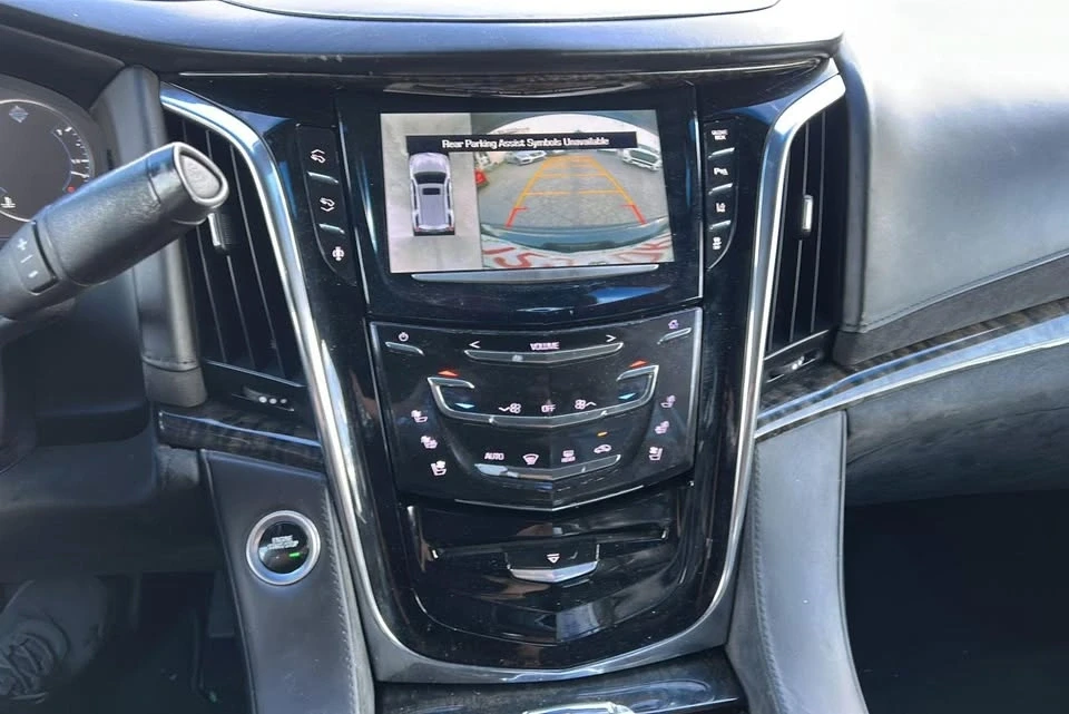 2015 Cadillac Escalade 4th Gen - Image 16 of 18