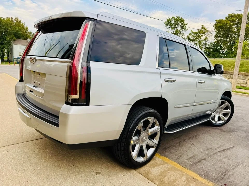 2015 Cadillac Escalade 4th Gen - Image 2 of 20